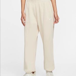 NWT Nike Loose Fit Joggers in Sanddrift/White